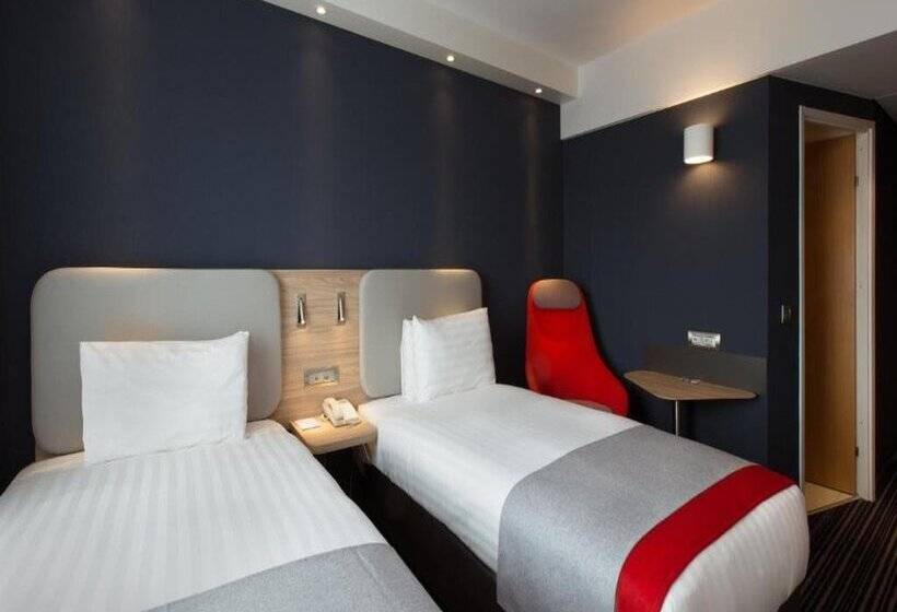 هتل Holiday Inn Express Geneva Airport, An Ihg