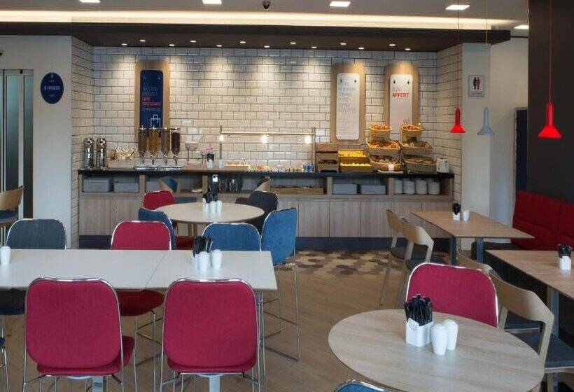 هتل Holiday Inn Express Geneva Airport, An Ihg