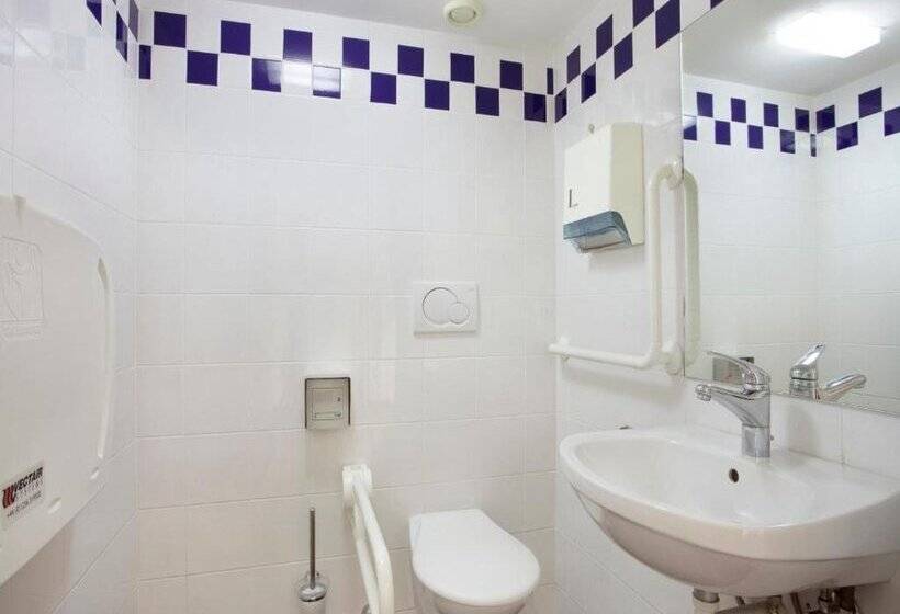 هتل Holiday Inn Express Geneva Airport, An Ihg