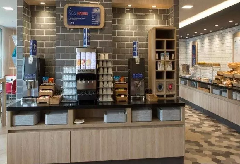 هتل Holiday Inn Express Geneva Airport, An Ihg