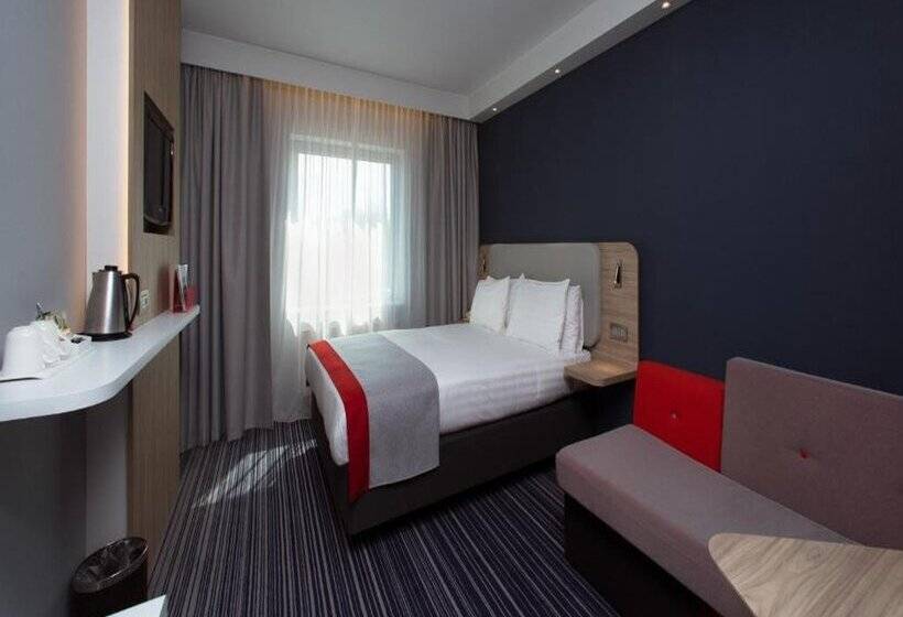هتل Holiday Inn Express Geneva Airport, An Ihg