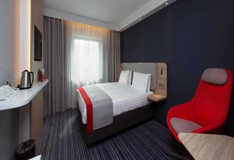 هتل Holiday Inn Express Geneva Airport, An Ihg