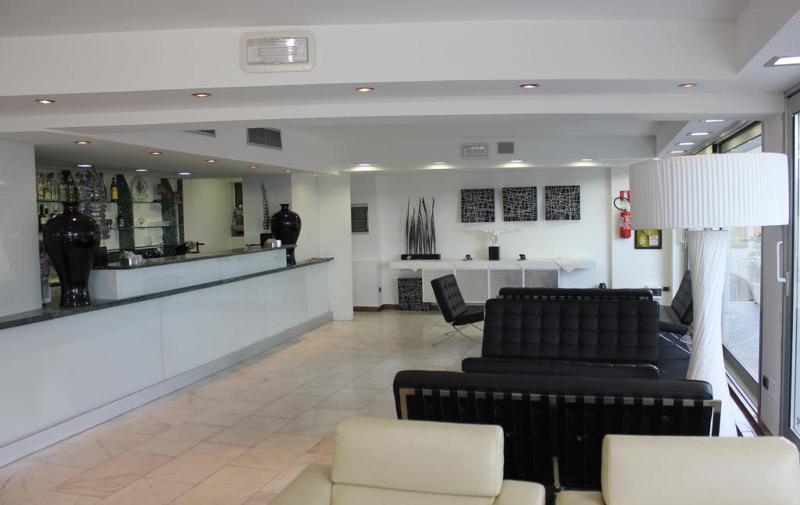 בית מלון כפרי Mediterraneo Palace