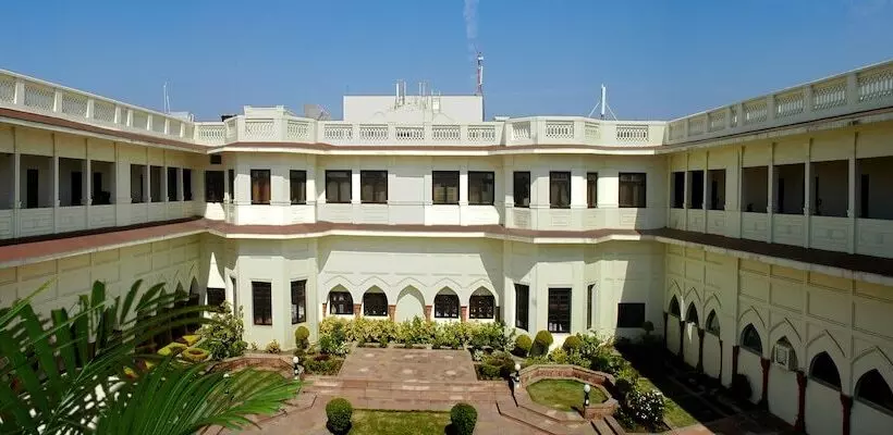 فندق Noor Us Sabah Palace