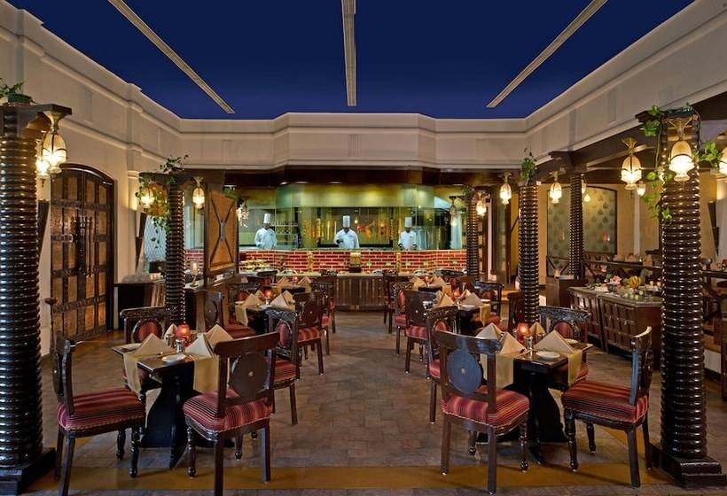 בית מלון כפרי Noor Us Sabah Palace