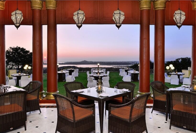 בית מלון כפרי Noor Us Sabah Palace