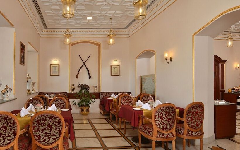 בית מלון כפרי Noor Us Sabah Palace