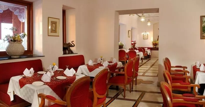 فندق Noor Us Sabah Palace