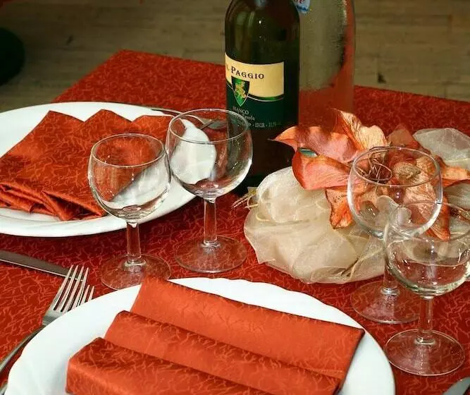 בית מלון כפרי Palace Inn Rome Fiano