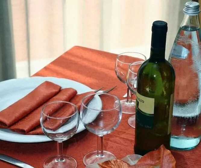 בית מלון כפרי Palace Inn Rome Fiano