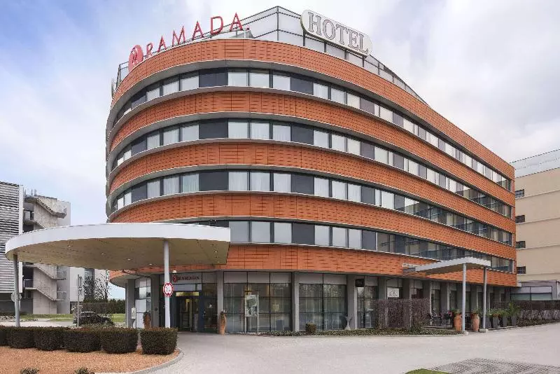 בית מלון כפרי Ramada Graz