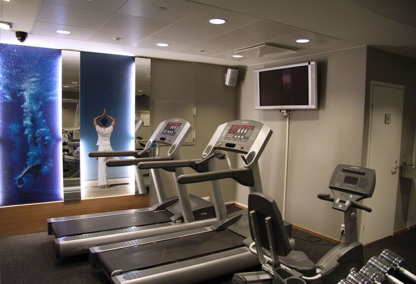 هتل Scandic Plaza Turku