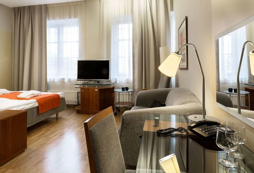 هتل Scandic Plaza Turku