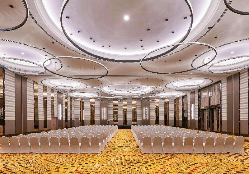 Pullman Kuala Lumpur City Centre Hotel & Residences