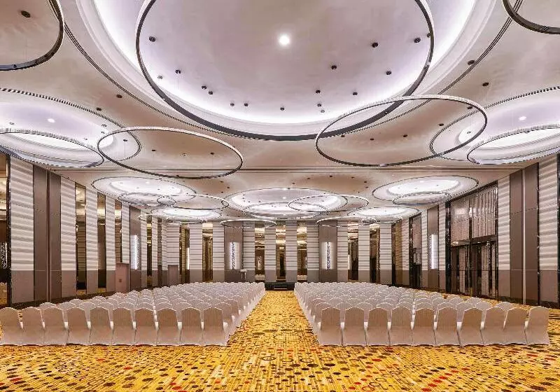 Pullman Kuala Lumpur City Centre Hotel & Residences