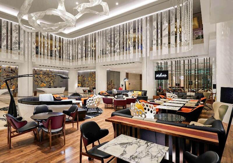 Pullman Kuala Lumpur City Centre Hotel & Residences