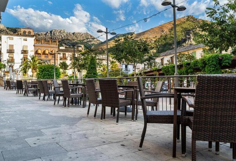 فندق Ciudad De Cazorla