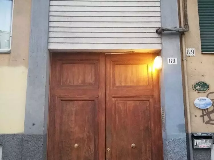 7 Sorelle B&b Camere In Pieno Centro Città Con Bagno Privato, Free High Speed Wi Fi, Netflix