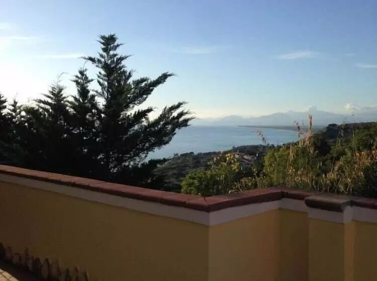 Aamiaismajoitus (B&B) Villa Malandrino Guest House