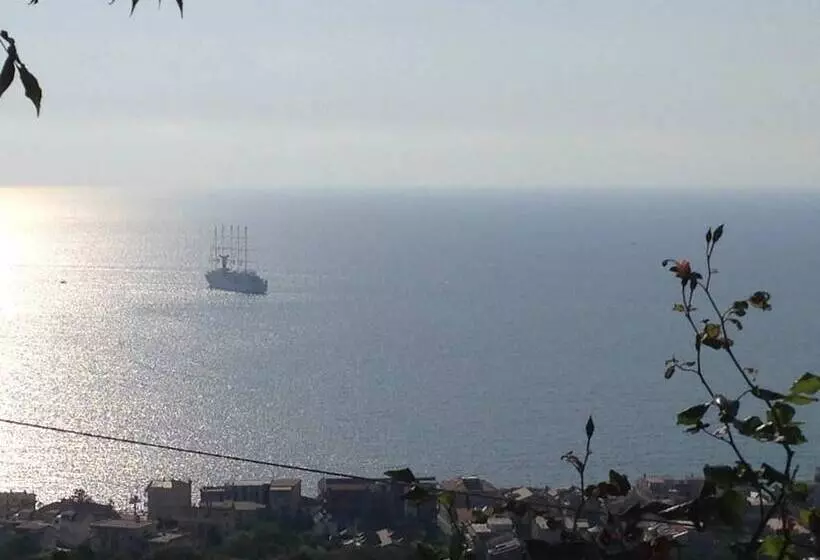 Aamiaismajoitus (B&B) Villa Malandrino Guest House