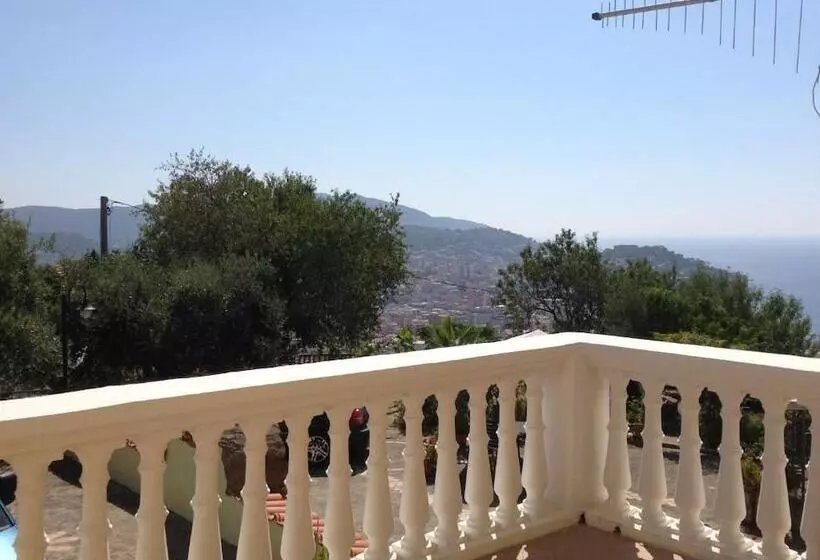 Aamiaismajoitus (B&B) Villa Malandrino Guest House