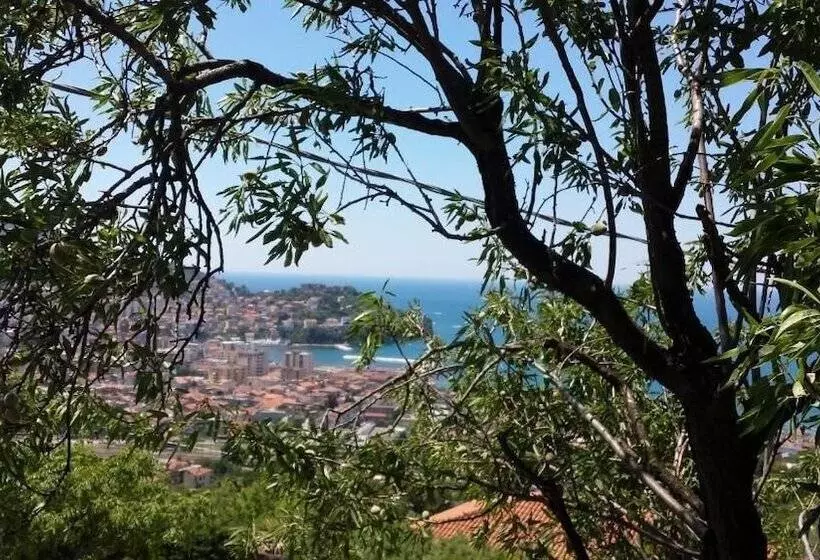 Aamiaismajoitus (B&B) Villa Malandrino Guest House