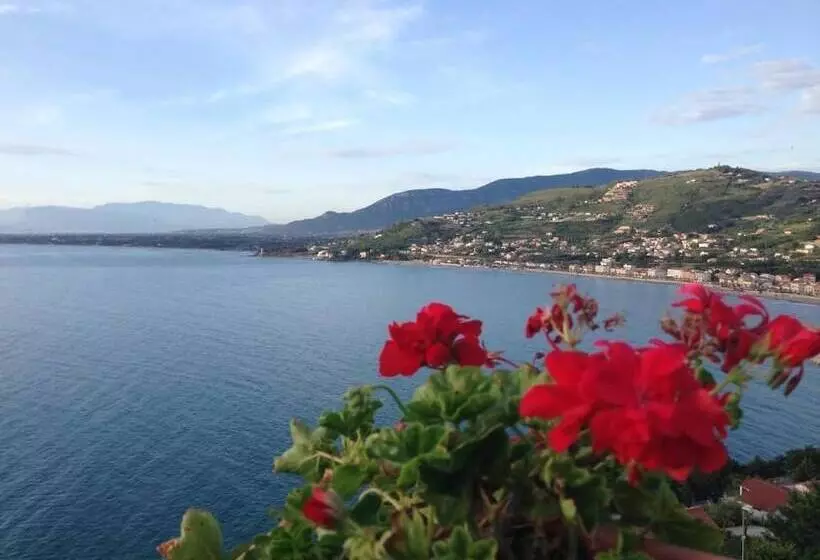 Aamiaismajoitus (B&B) Villa Malandrino Guest House