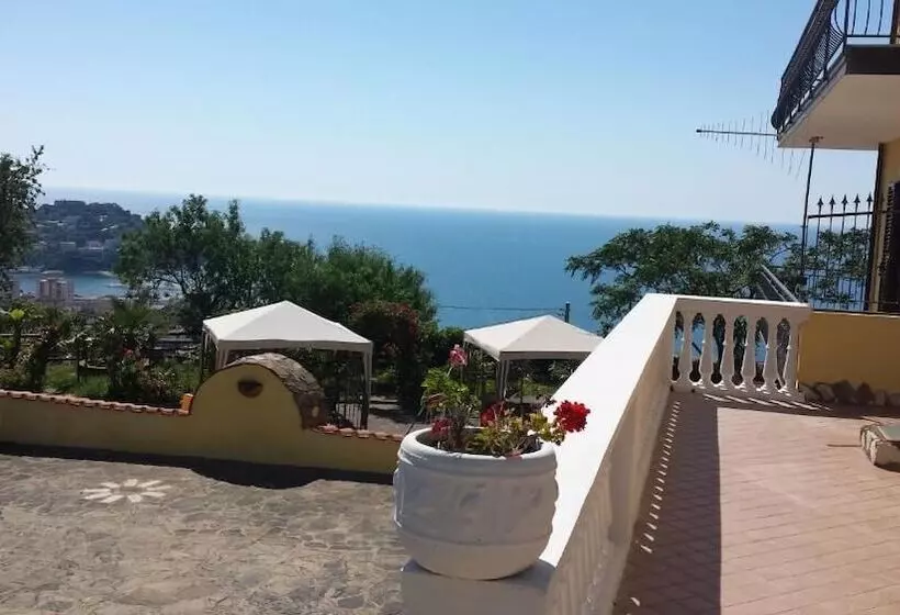 Aamiaismajoitus (B&B) Villa Malandrino Guest House