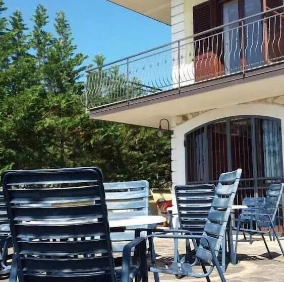 Aamiaismajoitus (B&B) Villa Malandrino Guest House