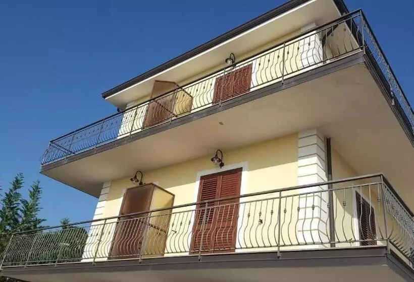 Aamiaismajoitus (B&B) Villa Malandrino Guest House