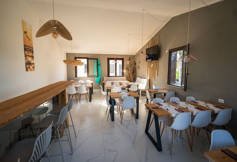 مسافرخانه Prokite Alby Rondina Resort