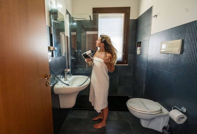 مسافرخانه Prokite Alby Rondina Resort