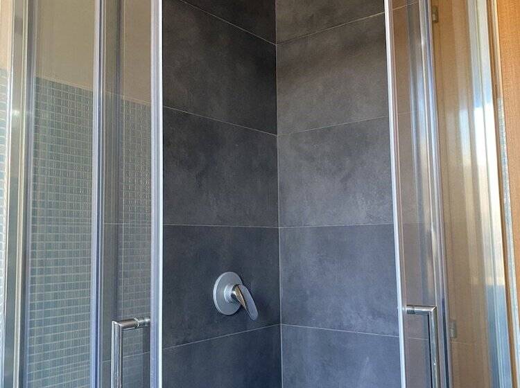 مسافرخانه Prokite Alby Rondina Resort