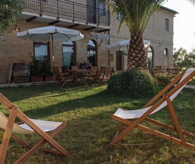 فندق ريفى Agriturismo Bassarì