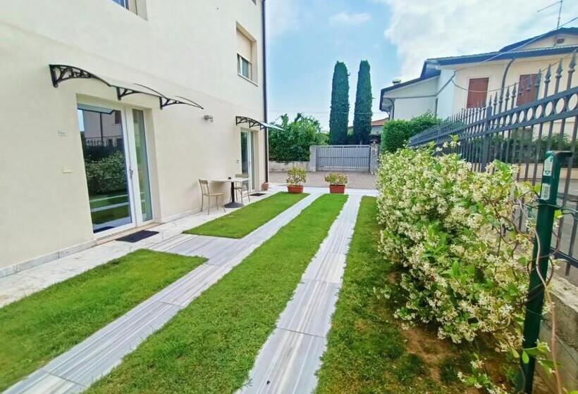 Пансион Garda Guest House