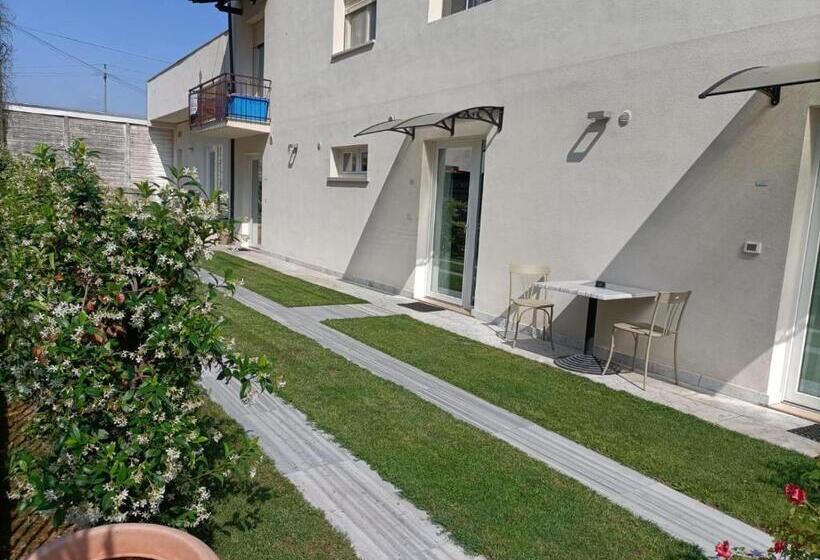 Пансион Garda Guest House