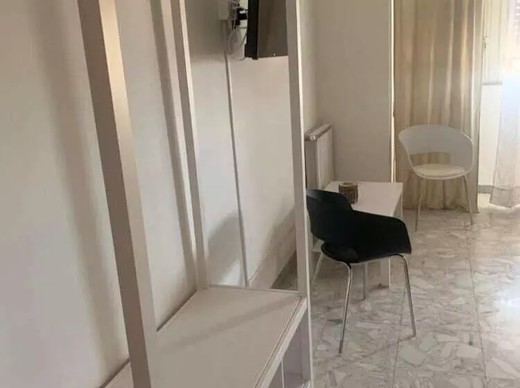 تختخواب و صبحانه Harmony Rooms