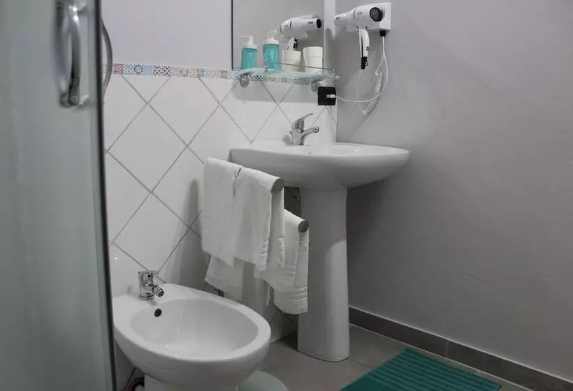 تختخواب و صبحانه Harmony Rooms