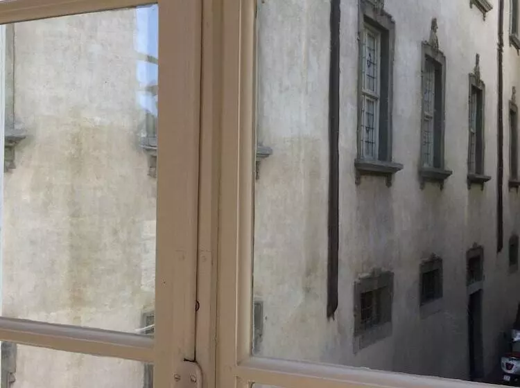 تختخواب و صبحانه Winebnb