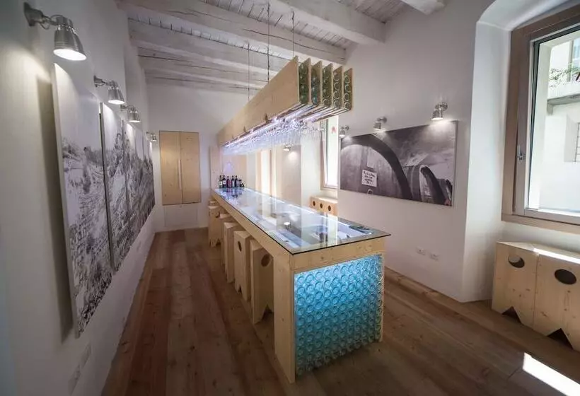 تختخواب و صبحانه Winebnb