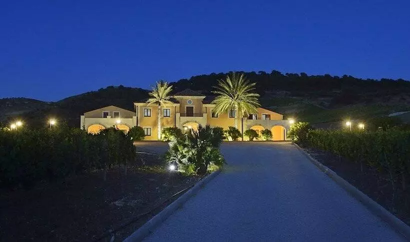 簡易ホテル Baglio Caruana Cantina & Relais