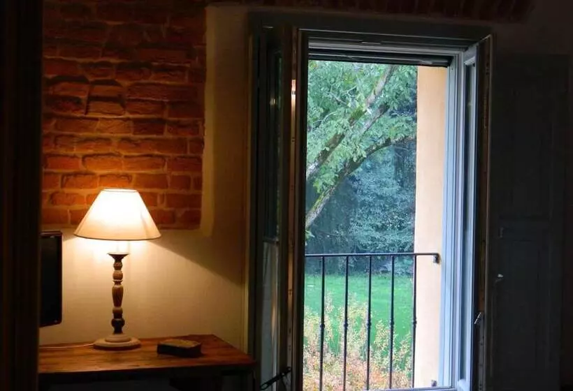 Maaseutuhotelli Agriturismo Cascina Pezzolo