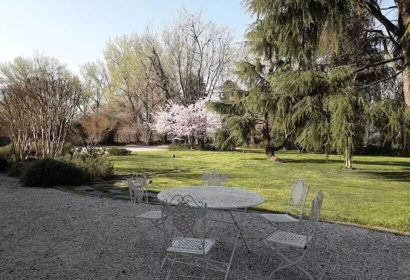 Maaseutuhotelli Agriturismo Cascina Pezzolo