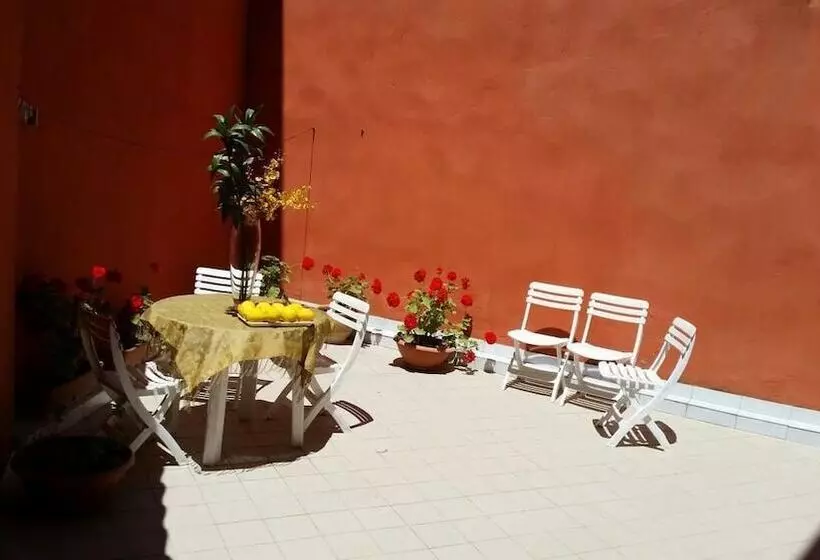 ベッドアンドブレックファースト L Onda Blu