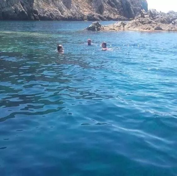 ベッドアンドブレックファースト L Onda Blu