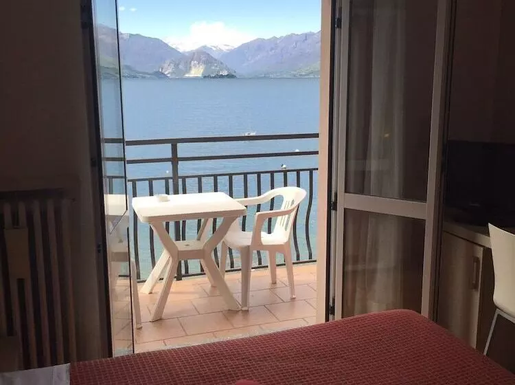 Hotelli Albergo Riva