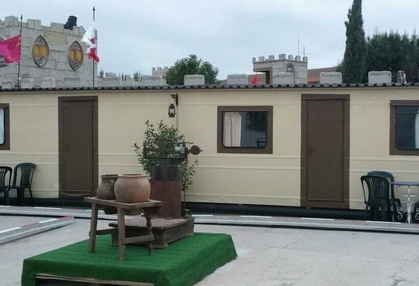 בית מלון כפרי Camelot