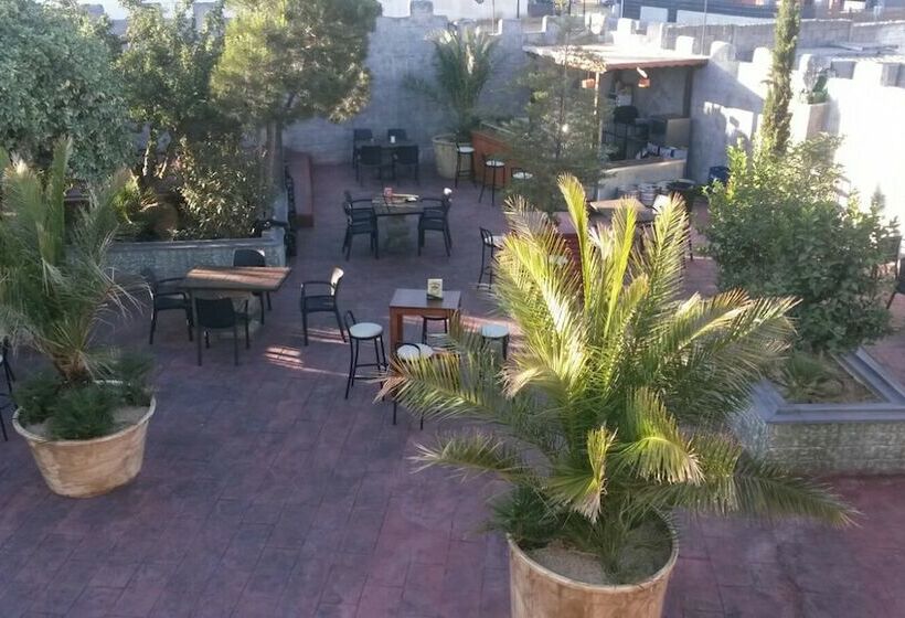 בית מלון כפרי Camelot