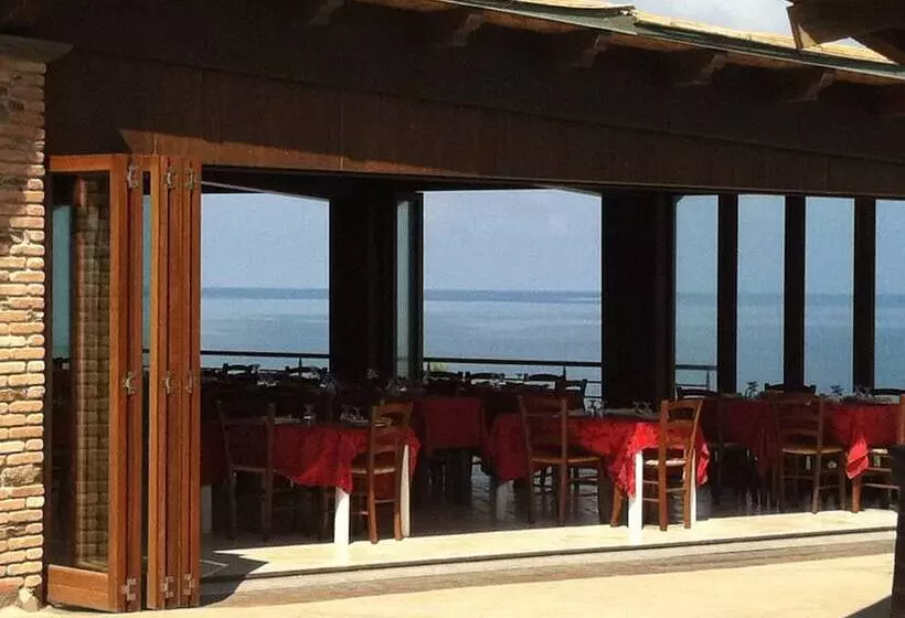 Hotelli Corsaro Nero