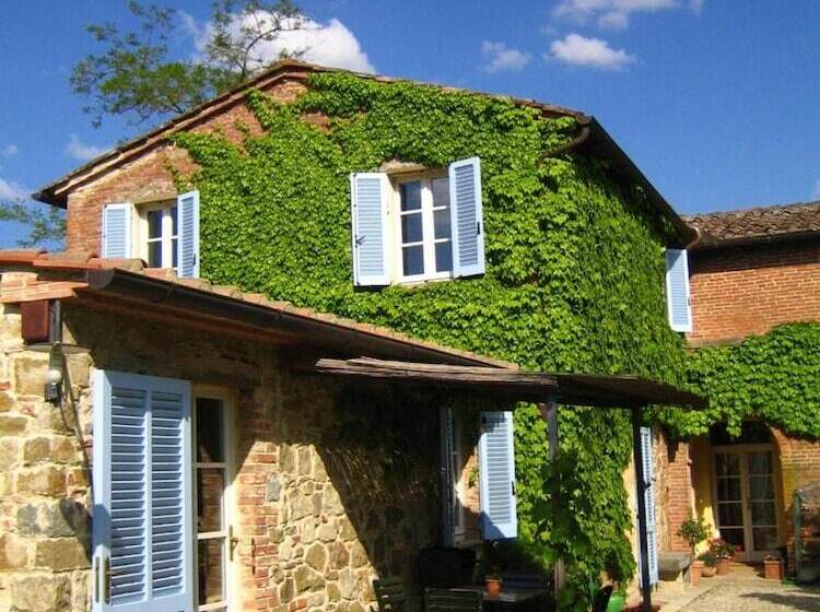 فندق ريفى Agriturismo Fattoria Santa Vittoria